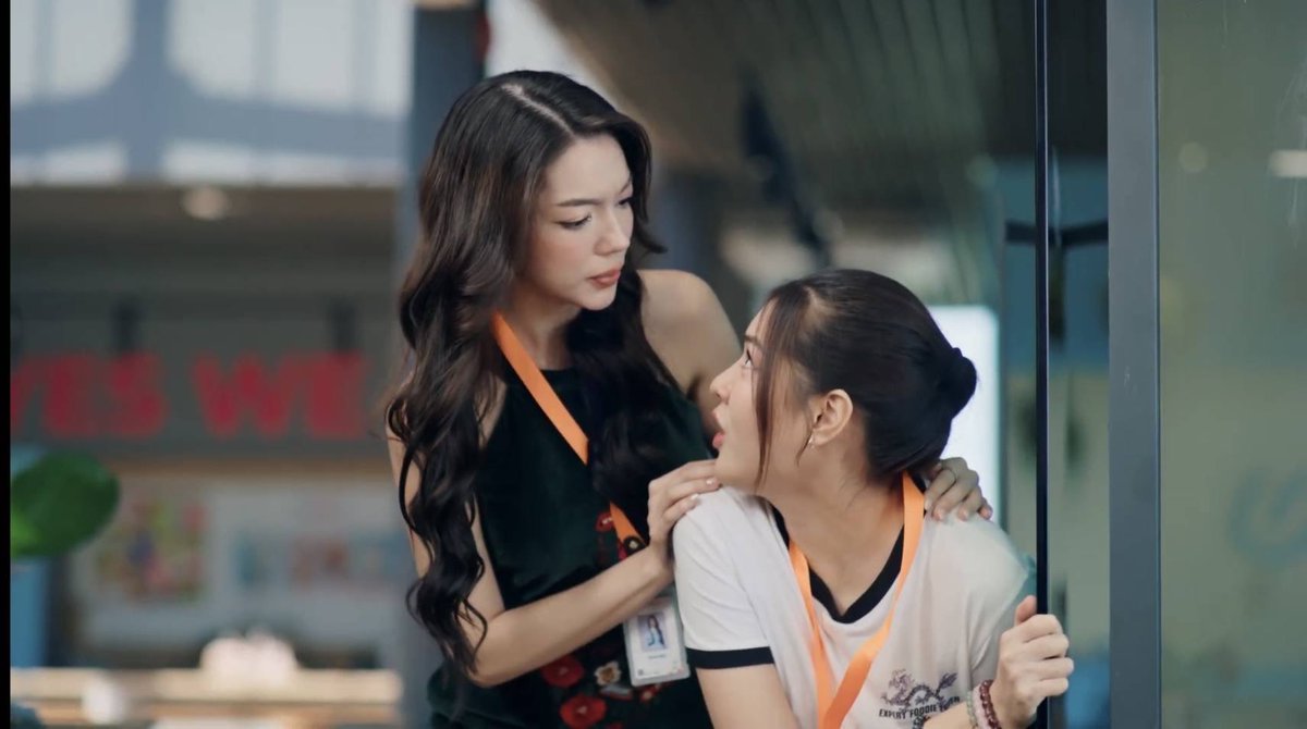 tingbt_news's tweet image. “อิงฟ้า” (พลุ) กับ “ชาล็อต” (เรย์) องค์ประทับ สานสัมพันธ์แน่นแฟ้น! ภารกิจสุดกรี๊ด!! เจอเลย... ใน EP 7 “Unlimited Love บริษัทนี้ไม่มีจำกัด” 

#อิงล็อต 
#บริษัทนี้ไม่มีจำกัด 
#UnlimitedLoveEP7 #UnlimitedloveTrailer #UnlimitedloveTheSeries 
#MGIBeyond
#tbtnews 
#ติ่งบันเทิง