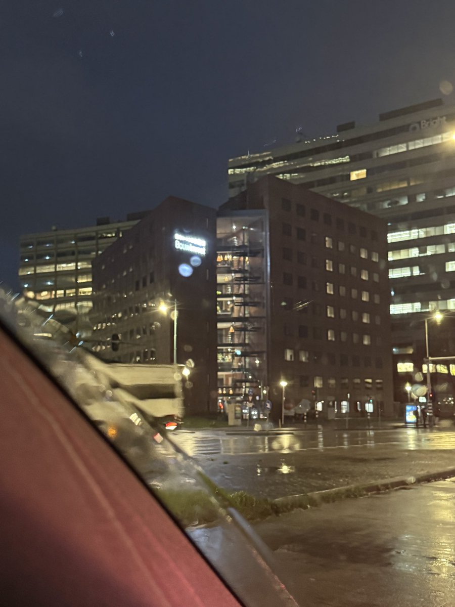 Toob_Alers's tweet image. Veel regen onderweg,  maar vroeg vertrokken dus lekker op tijd. 
Bouwinvest Real Estate Investors
#Kern #visie #2026