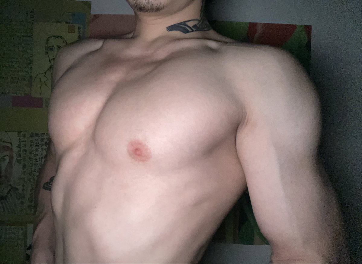 yyyerwa's tweet image. （´-`）.｡oO（
#肌肉 #胸肌 #健身