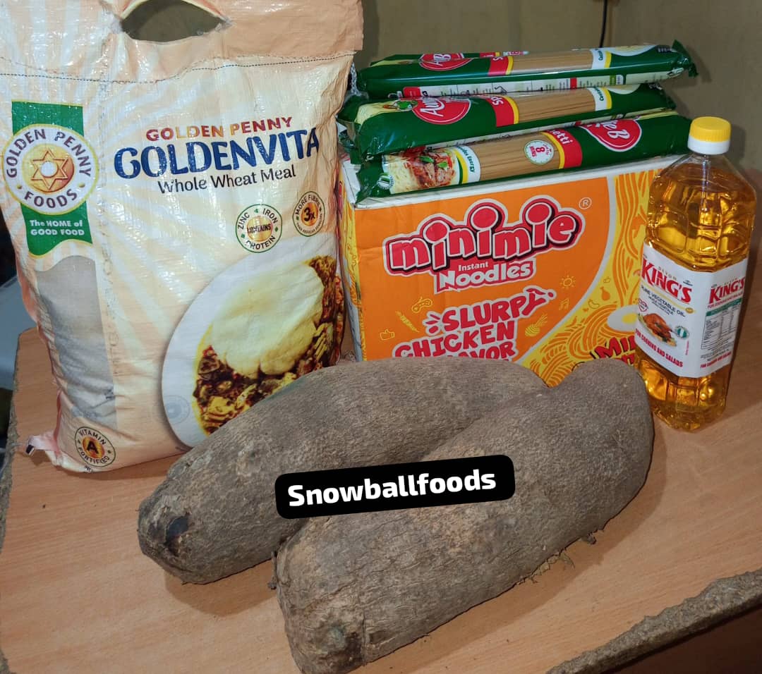 snowballfoods's tweet image. We active, online and ready to take your orders, we are just a dm away from you, we curate beautiful, affordable and quality Foodstuffs package that suit your pocket and preferences 
Frame 1  29500
Frame 2 36000
Frame 3 69700
Frame 4 49000
These packages are suitable for gift…