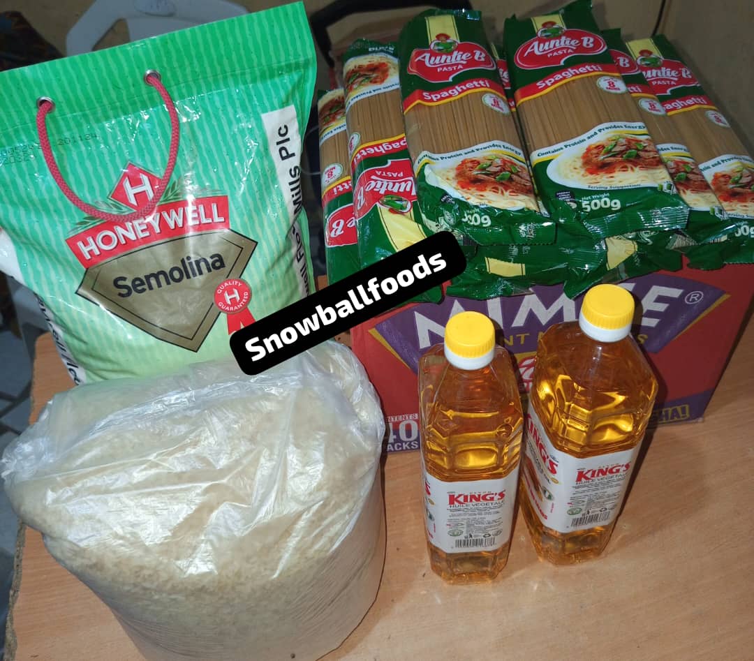 snowballfoods's tweet image. We active, online and ready to take your orders, we are just a dm away from you, we curate beautiful, affordable and quality Foodstuffs package that suit your pocket and preferences 
Frame 1  29500
Frame 2 36000
Frame 3 69700
Frame 4 49000
These packages are suitable for gift…