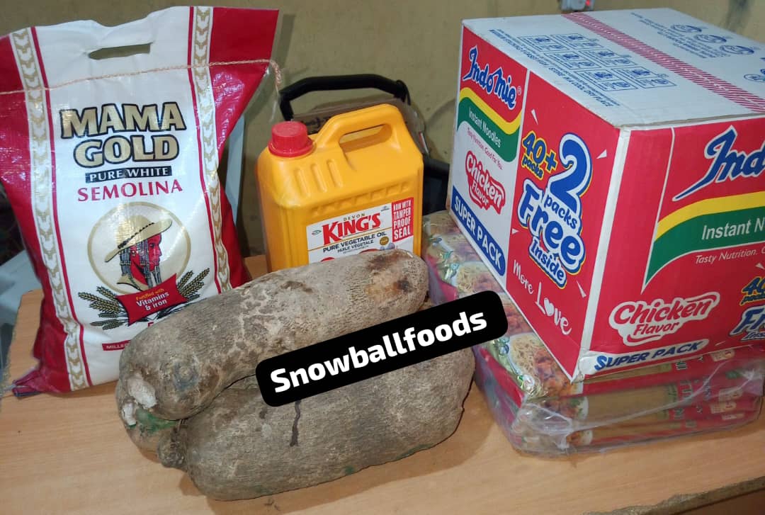 snowballfoods's tweet image. We active, online and ready to take your orders, we are just a dm away from you, we curate beautiful, affordable and quality Foodstuffs package that suit your pocket and preferences 
Frame 1  29500
Frame 2 36000
Frame 3 69700
Frame 4 49000
These packages are suitable for gift…