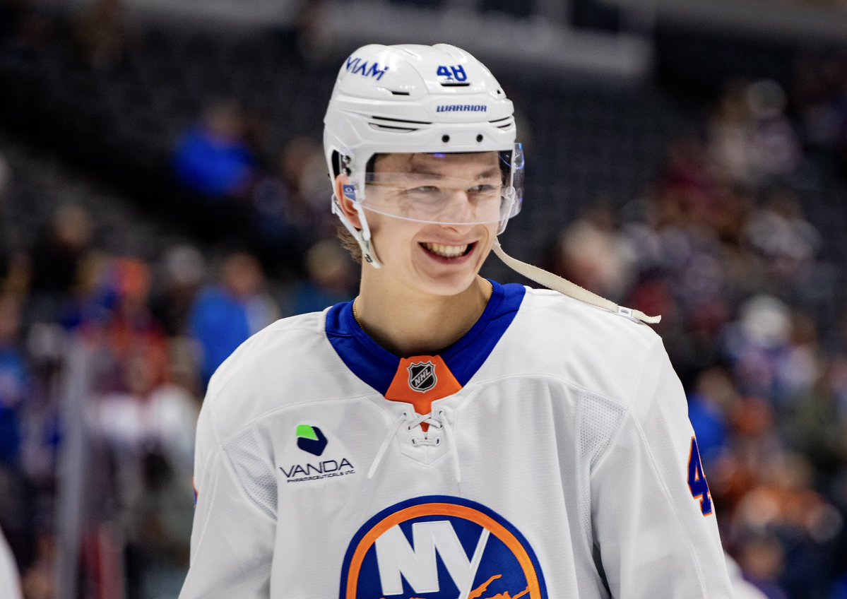 MikeBartner's tweet image. Bedard: Hat Trick
Celebrini: Hat Trick &amp;amp; OT Goal
Schaefer: 52.76% xG% +2 in 21:05 and a great GameScore card in a win over the reigning Western Conference Finalists

Let’s not debate these 3 about who is the best or who had the best performance tn and just appreciate greatness.🙏