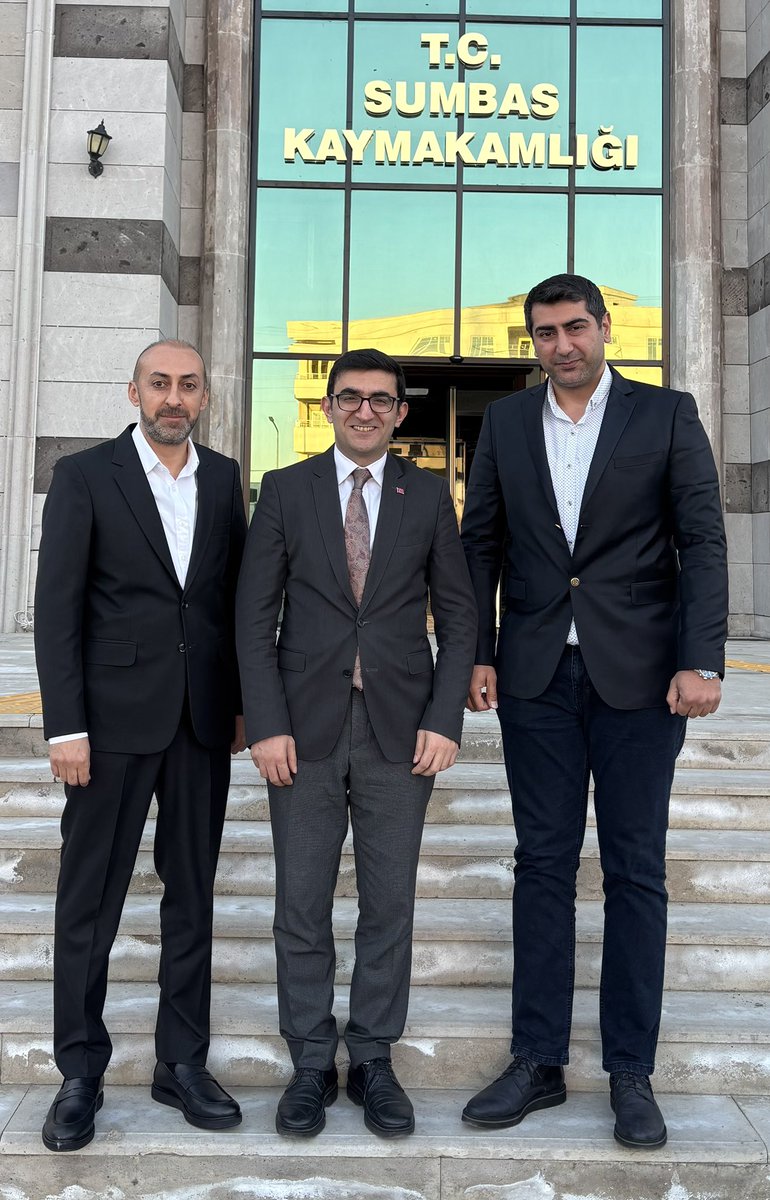 Yakın dönemde Osmaniye Sumbas Kaymakamı olarak atanan,değerli Devlet adamı,gönlü ve kapısı her daim vatandaşa açık olan,
Sayın <a href="/53hakankara/">🇹🇷 Hakan KARA 🇹🇷</a> Kaymakamımı Enes Boyraz kardeşimle makamında ziyaret ederek sohbetlerinden istifade ettik.Misafirperverliğinden dolayı şükranlarımı sunarım.