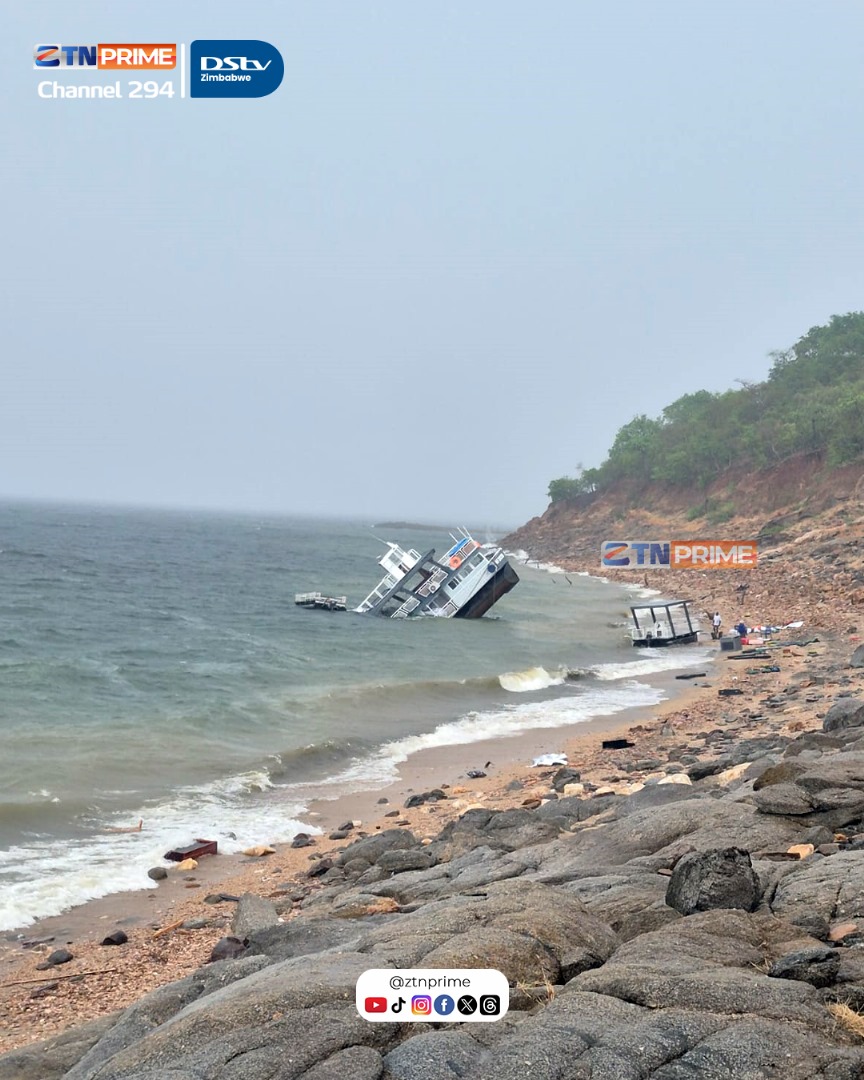 HeraldZimbabwe's tweet photo. A houseboat carrying eight tourists headed for Msambakaruma Island capsized on Monday afternoon following a heavy storm.

The boat was hit by a strong wave that caused water to fill the engine compartment, just about a kilometre from Andorra Harbour, resulting in it stalling near Mica Point in Kariba Town.

The tourists managed to make it to safety on the shoreline.