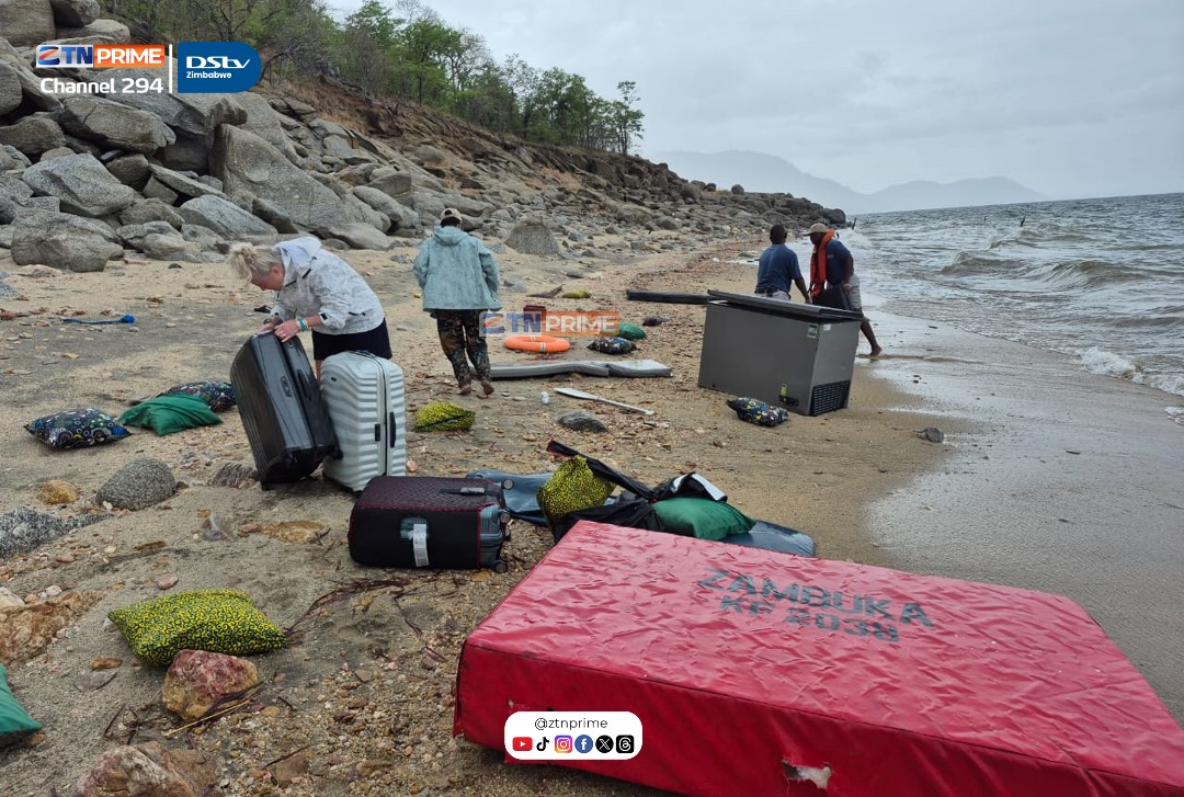 HeraldZimbabwe's tweet photo. A houseboat carrying eight tourists headed for Msambakaruma Island capsized on Monday afternoon following a heavy storm.

The boat was hit by a strong wave that caused water to fill the engine compartment, just about a kilometre from Andorra Harbour, resulting in it stalling near Mica Point in Kariba Town.

The tourists managed to make it to safety on the shoreline.
