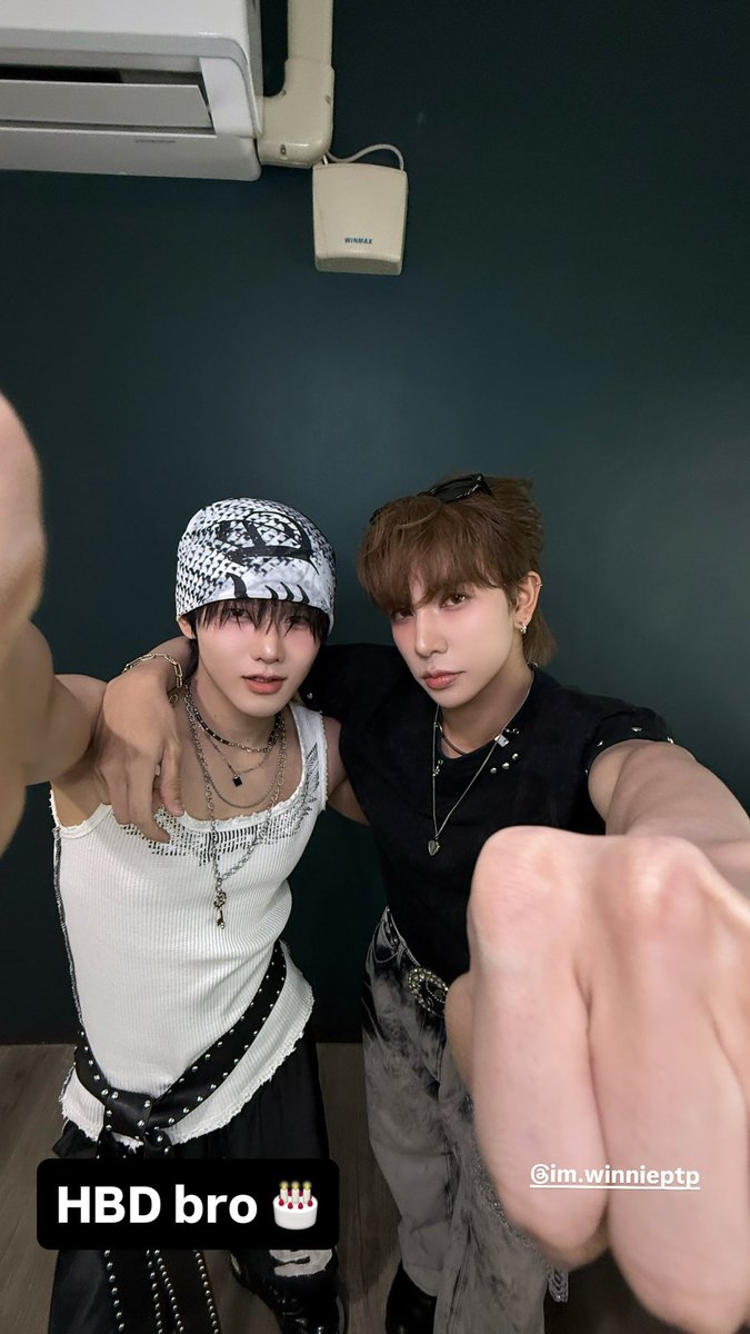 minlee source ♡ tweet media