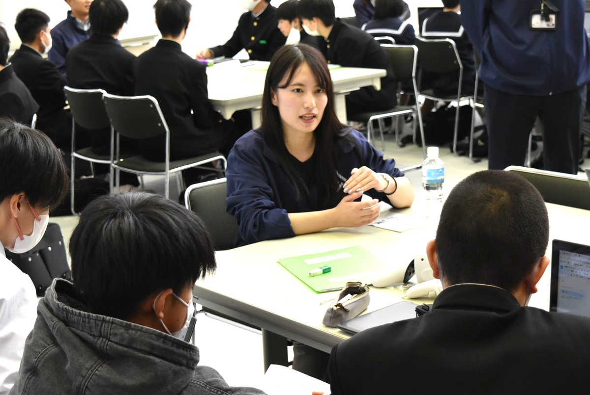 MITANISANGYO's tweet image. 11月18日（火）、金沢市立兼六中学校2年生の約40名が、当社 金沢本社へ職場見学に来社。VRゴーグルを使った仮想空間体験やフロア見学、当社の若手メンバーとの座談会などを実施しました。…