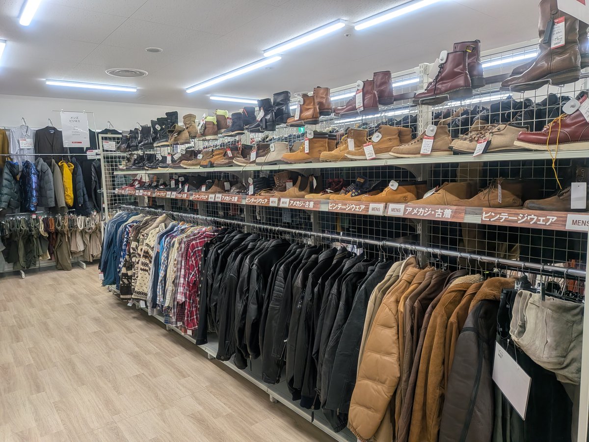 wattmann_cgs's tweet image. ワットマンBLiX茅ヶ崎店　オープンまであと８日✨
３つの業態「スタイル👚」「テック💻」「カメラ📷」が一緒に楽しめる店舗となっております👍
本日は建物の外観の一部と「スタイル」の売場を公開します❗️
明日以降も写真を公開しますのでお楽しみに😄