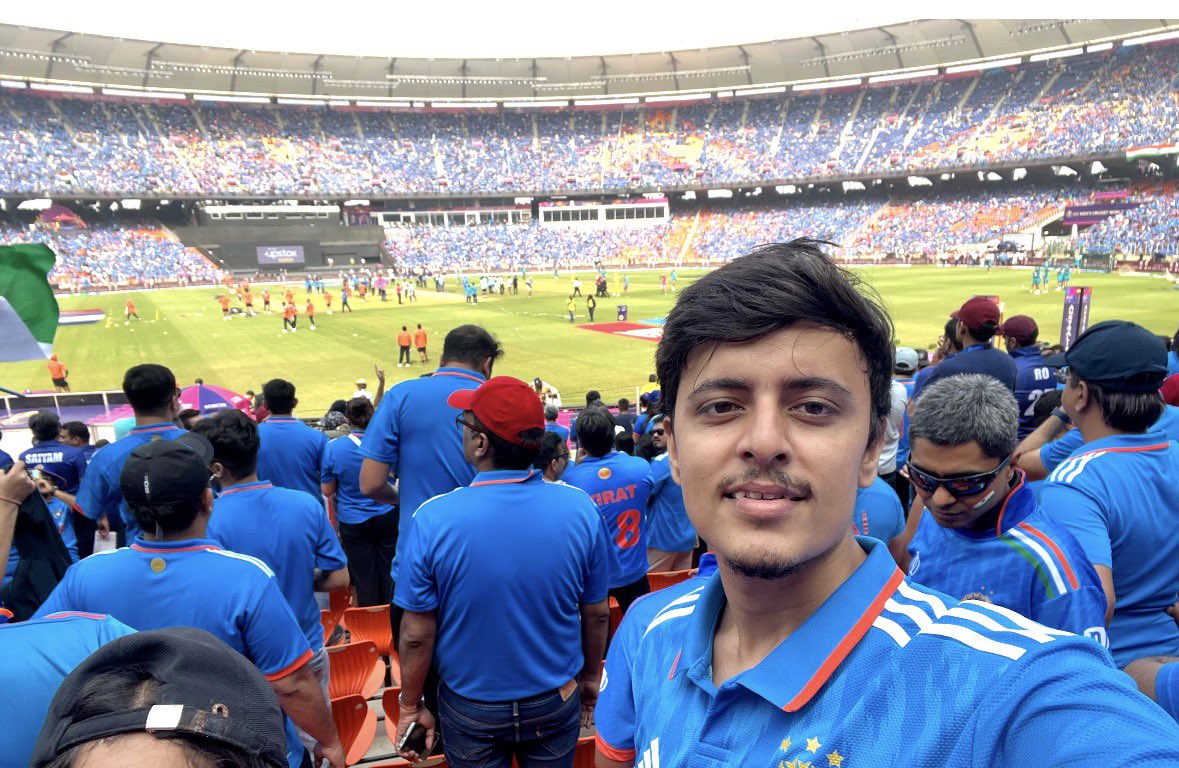 ishanjoshii's tweet image. Sab kuchh sahi chal raha tha… 😕