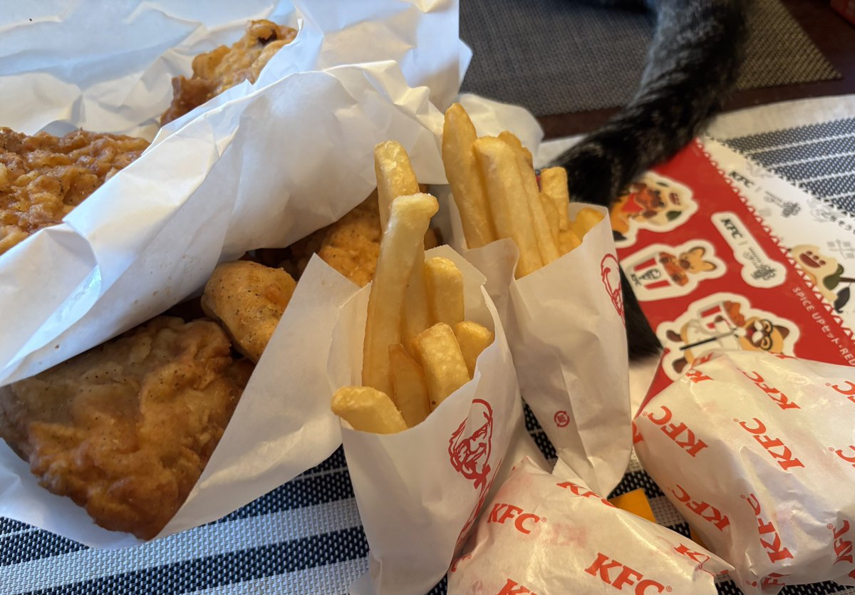 Ramoffle100's tweet image. ケンタッキーのごちそう＆スパイスセット受け取ってきた✨
うますぎる