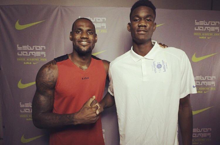 LakeShowYo's tweet image. “I told LeBron the lob he threw me today was the 2nd one he’s thrown me. He threw me one at his camp when I was in 8th grade”

Ayton on LeBron 🔥