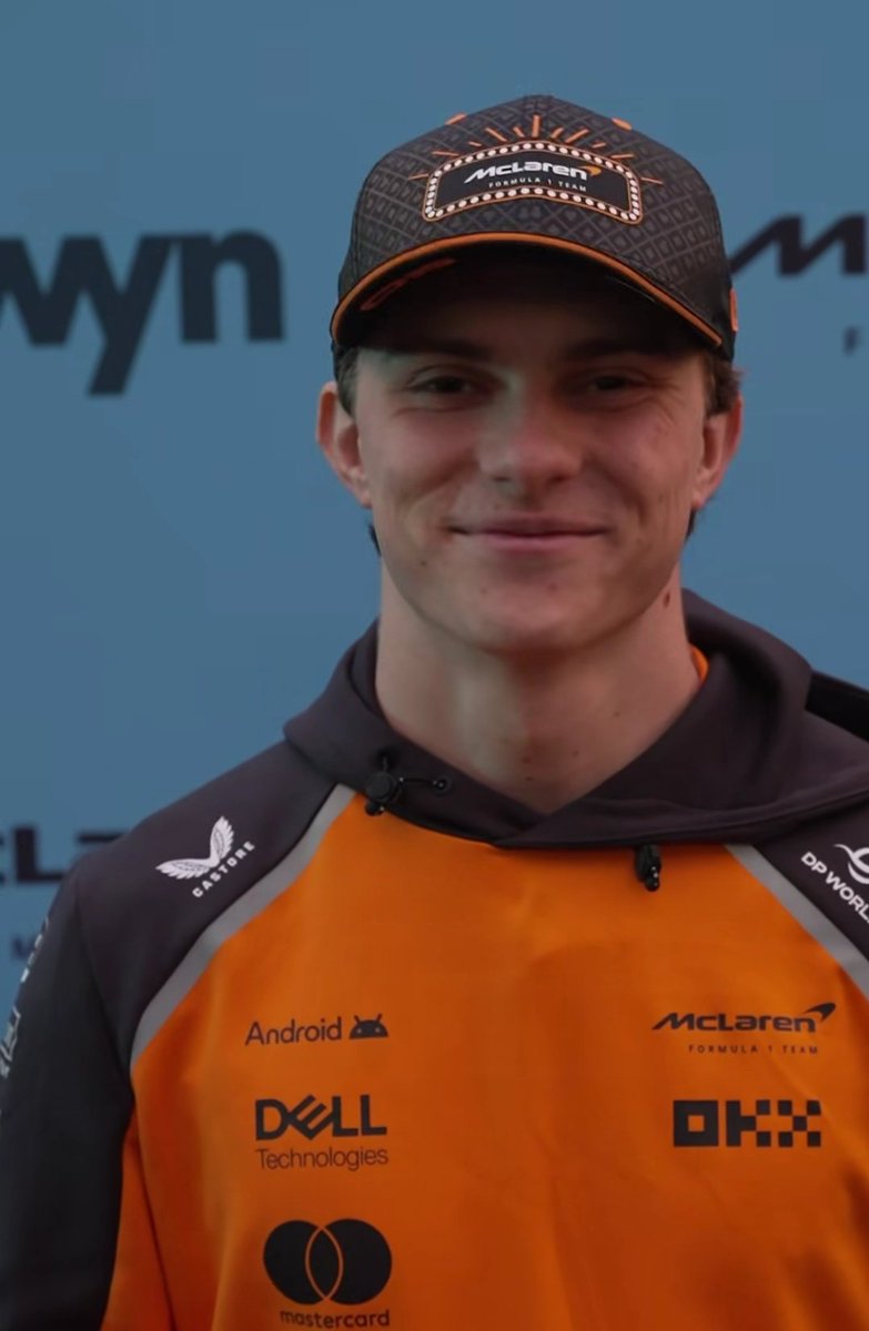 PIZZAPIASTRI's tweet image. THIS CUTIE