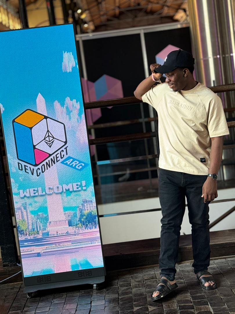 adeblessed24's tweet image. &quot;Spotlight mode: ON 😎 | Catching vibes at #DevconnectARG 🔗🚀&quot;

“So happy seeing my brother @mr_abims at Devconnect ARG 🇦🇷
Nigeria is showing up strong in the global Ethereum space!”

GM CT