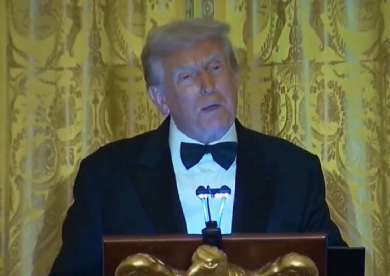 ActuFoot_'s tweet image. 🚨 « 𝗩𝗢𝗨𝗦 𝗦𝗔𝗩𝗘𝗭, 𝗠𝗢𝗡 𝗙𝗜𝗟𝗦 𝗘𝗦𝗧 𝗨𝗡 𝗚𝗥𝗔𝗡𝗗 𝗙𝗔𝗡 𝗗𝗘 𝗖𝗥𝗜𝗦𝗧𝗜𝗔𝗡𝗢 𝗥𝗢𝗡𝗔𝗟𝗗𝗢 🇵🇹, 𝗘𝗧 𝗝𝗘 𝗣𝗘𝗡𝗦𝗘 𝗤𝗨𝗘 𝗠𝗢𝗡 𝗙𝗜𝗟𝗦 𝗥𝗘𝗦𝗣𝗘𝗖𝗧𝗘 𝗨𝗡 𝗣𝗘𝗨 𝗣𝗟𝗨𝗦 𝗦𝗢𝗡 𝗣𝗘̀𝗥𝗘 𝗠𝗔𝗜𝗡𝗧𝗘𝗡𝗔𝗡𝗧 𝗤𝗨𝗘 𝗝𝗘 𝗩𝗢𝗨𝗦 𝗔𝗜 𝗣𝗥𝗘́𝗦𝗘𝗡𝗧𝗘́…