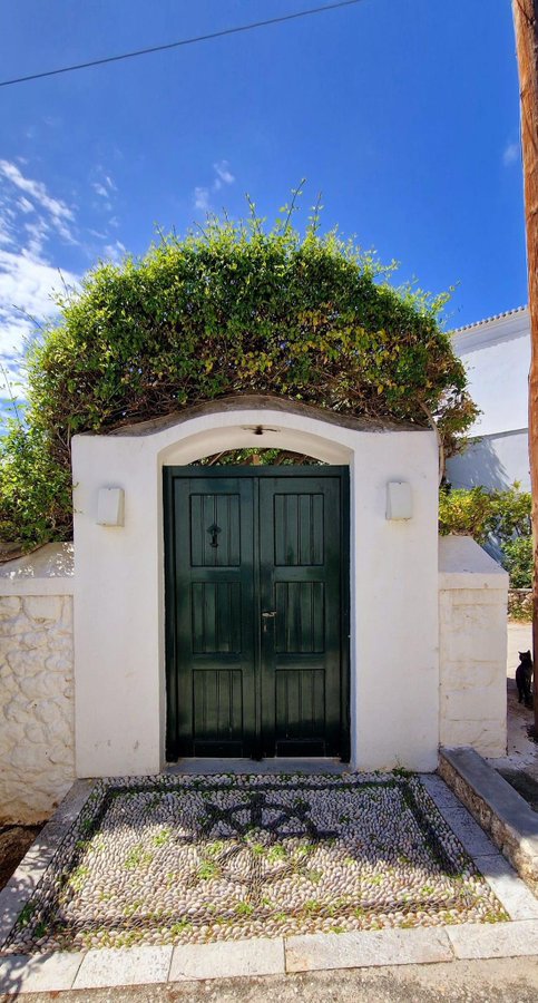 pantelischio's tweet image. #Doorsandwindows