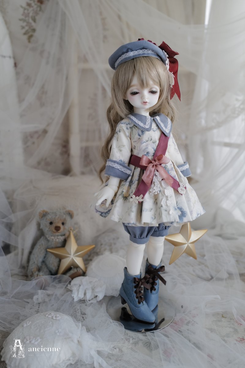 ancienne_ks's tweet image. 青いバラと赤いリボンのドレス
生地が少し残っているので、何着か受注製作できます。
赤いリボンはオプションにしましたので、お好みでどうぞ。
ancienne.jp/product-page/s…