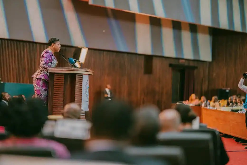 #RDC – Budget 2026 : 59.021 milliards FC, un cadrage financier ambitieux défendu par <a href="/SuminwaJudith/">Judith SUMINWA TULUKA</a> devant l’Assemblée nationale
aucoeurduparlement.net/rdc-budget-202…

<a href="/AssembleeNatRDC/">Assemblée nationale 🇨🇩</a> <a href="/PrimatureRDC/">Primature de la République Démocratique du Congo</a> <a href="/BojiAime/">Aimé BOJI SANGARA (MSc, BSc Honours)</a> <a href="/Presidence_RDC/">Présidence RDC 🇨🇩</a> <a href="/Courdescomptes/">Cour des comptes</a> 

Rédaction : +243823718813