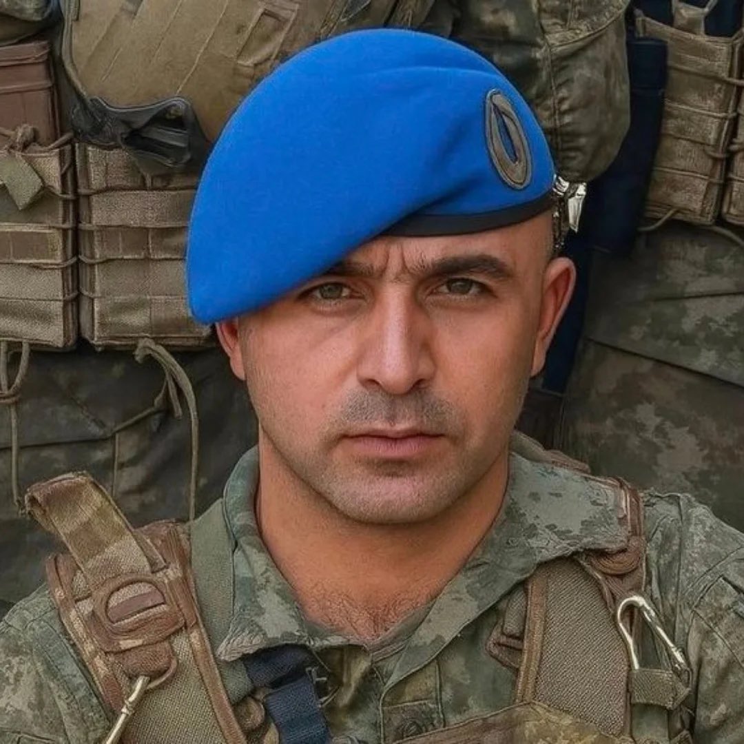 “Ben Şehit Olursam Instagram Sayfaları Haber Kanalları Her Yerde Paylaşsınlar.”

Şehit Kani OBİ ölümsüzdür 🇹🇷