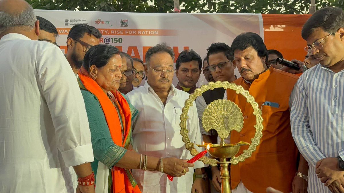 mybharatn24pgs's tweet image. On 18.11.2025 at Rajarhat Unity Walk was successfully held and we were honored by the presence of Hon’ble Shri Samik Bhattacharya (MP) and Hon’ble Maya Naruliya (MP), who both joined the walk and motivated everyone with their participation. #UnityInAction #StatueOfUnity
