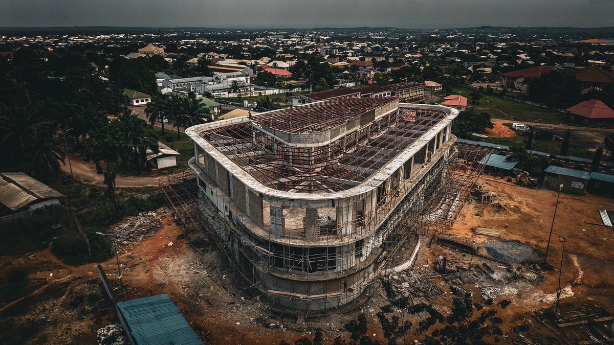 AnambraNewMedia's tweet image. Solution Innovation District (SID) Flagship Building Reaches Roofing Stage

Located at the site of the old Anambra State Government House, the SID is at the heart of the Soludo administration&apos;s vision to create &quot;Anambra Silicon Valley.&quot;

#SolutionContinues
#AnambraIsRising