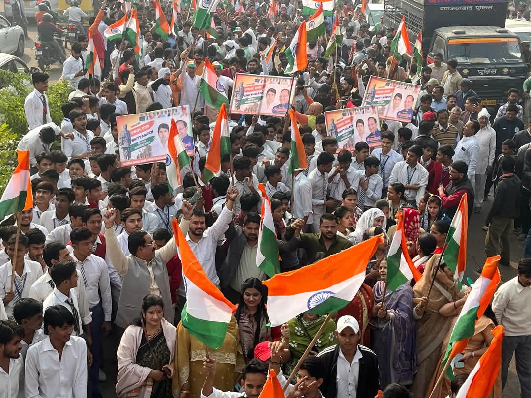 nkgurjar4bjp's tweet image. धन्यवाद लोनी!

लोनी, गाज़ियाबाद में लौहपुरुष सरदार वल्लभभाई पटेल जी की 150 वीं जयंती के उपलक्ष्य में आयोजित #RunForUnity पदयात्रा में उमड़े जनसैलाब ने एकता और अखंडता के संकल्प को नई शक्ति प्रदान की।
1/2
#RunForUnity #150SardarPatelJayanti #mlaloni