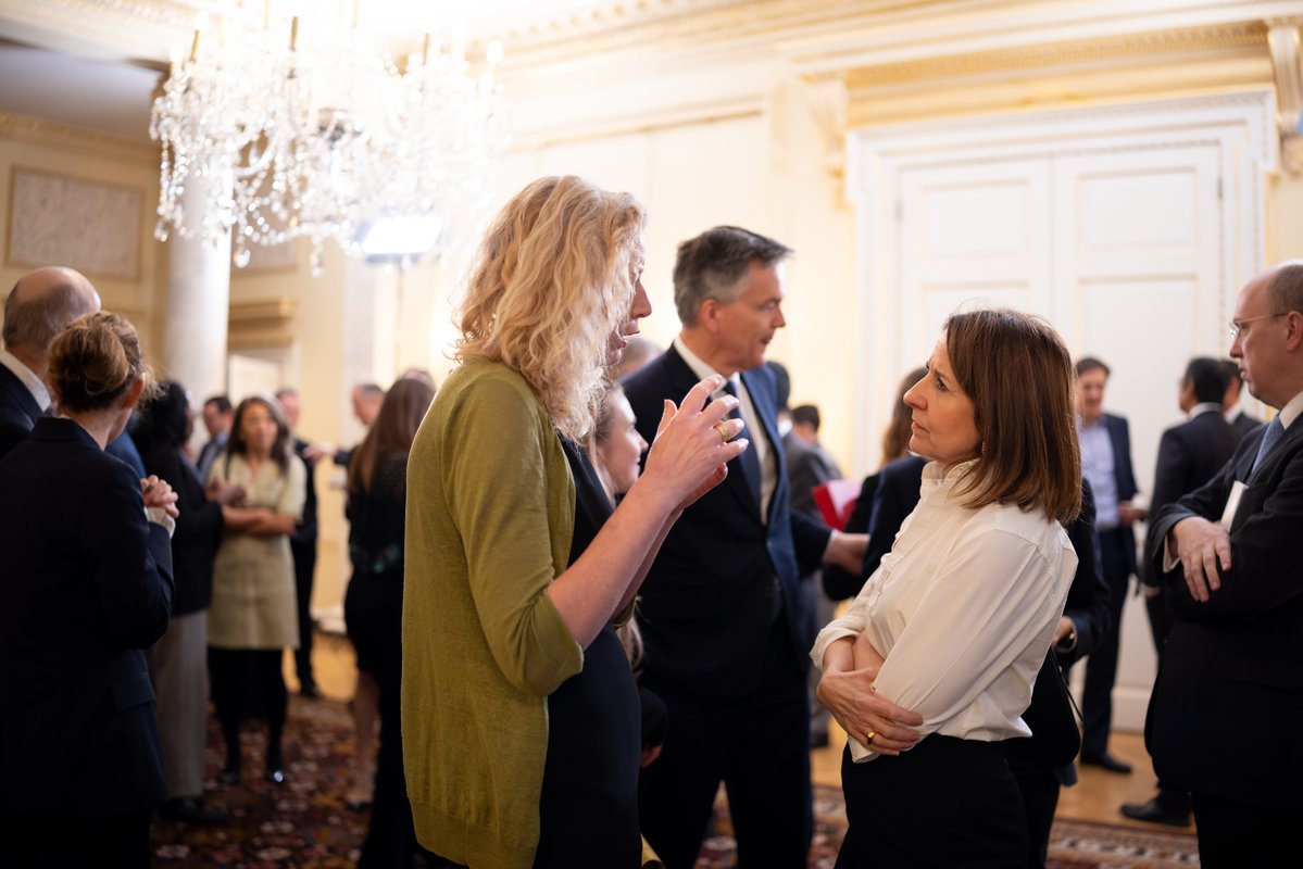 SciTechgovuk's tweet image. This London Life Sciences Week we welcomed leading voices to @10DowningStreet with @leicesterliz.

We also announced plans to drive growth, including £74 million for innovative projects such as medicine-producing robots and cancer therapies made from recycled nuclear fuel 🤖⚛️