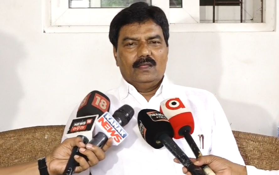 ArgusNews_in's tweet photo. #Bhubaneswar: Paddy mandis to open on December 25. Odisha govt plans to develop 100 model mandis in the next two years, says Co-Operation Minister Pradeep Bal Samanta.
#Odisha #PaddyMandi #agriculturescorecard
(File Photo) https://t.co/d4CkPkh1mU