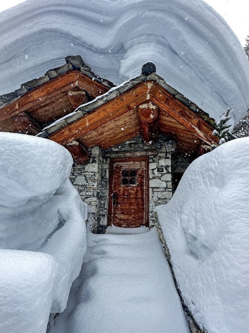 didlaroche's tweet photo. Wintery forecast this week: snow expected from Wednesday evening, even at low altitudes ! From this weekend, things get serious…

https://t.co/BfBDsK6cOC by Didier L.
#Valdisere  #skilessons  #ski #alpineski  #skischool  #snowfall #neige

Photo ©️Valdisere Tourisme
@raccoonskis https://t.co/NqQvXSJxHs
