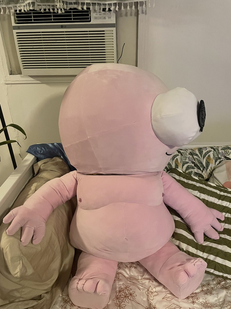 I FIXED HIS HEAD!! Next up is clothing and shoes, then he’s ready!