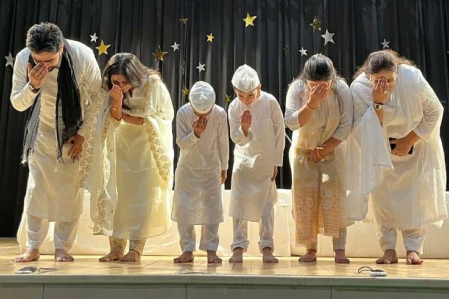 AssamAwaz's tweet image. CHANGEMAKER || শ্ৰোতাক মুগ্ধ কৰি গল্পৰে ইতিহাসক জীৱন্ত কৰা শিল্পী চৈয়দ ছাহিল আঘা

Read: assam.awazthevoice.in/changemaker-ne…

#SyedsahilAgha #Storytelling #Delhi #DelhiMuslims #changemakers #indianfolkart #folkculture #stageperformance @delhimuslims @StorySalesman @IIndianfolkart @AssamAwaz