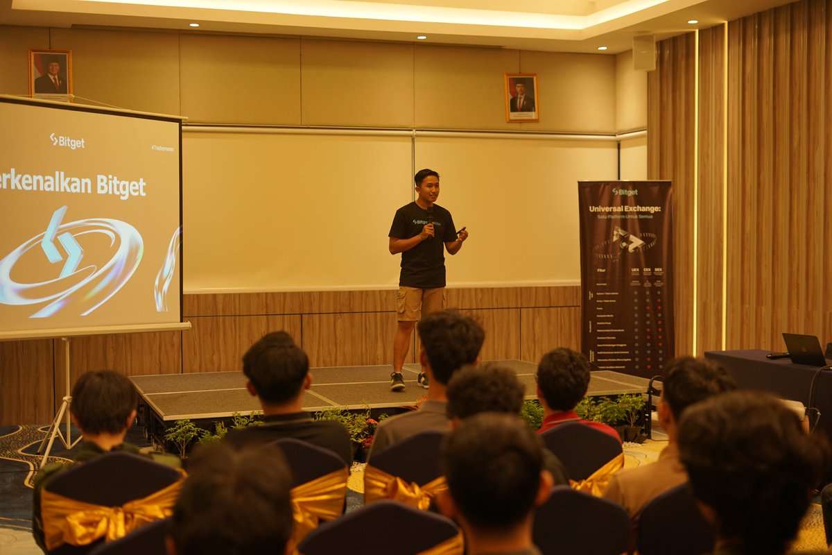 BitgetID's tweet image. Yogyakarta istimewa! 🤩

Terima kasih untuk 120 crypto enthusiasts yang sudah hadir dan meramaikan meetup seru yang di-host oleh #BitgetBuilder kita @Moving_03.

Antusiasmenya luar biasa, diskusinya dalam, dan networking-nya asyik! 🙌

Kota mana lagi yang harus didatangi…