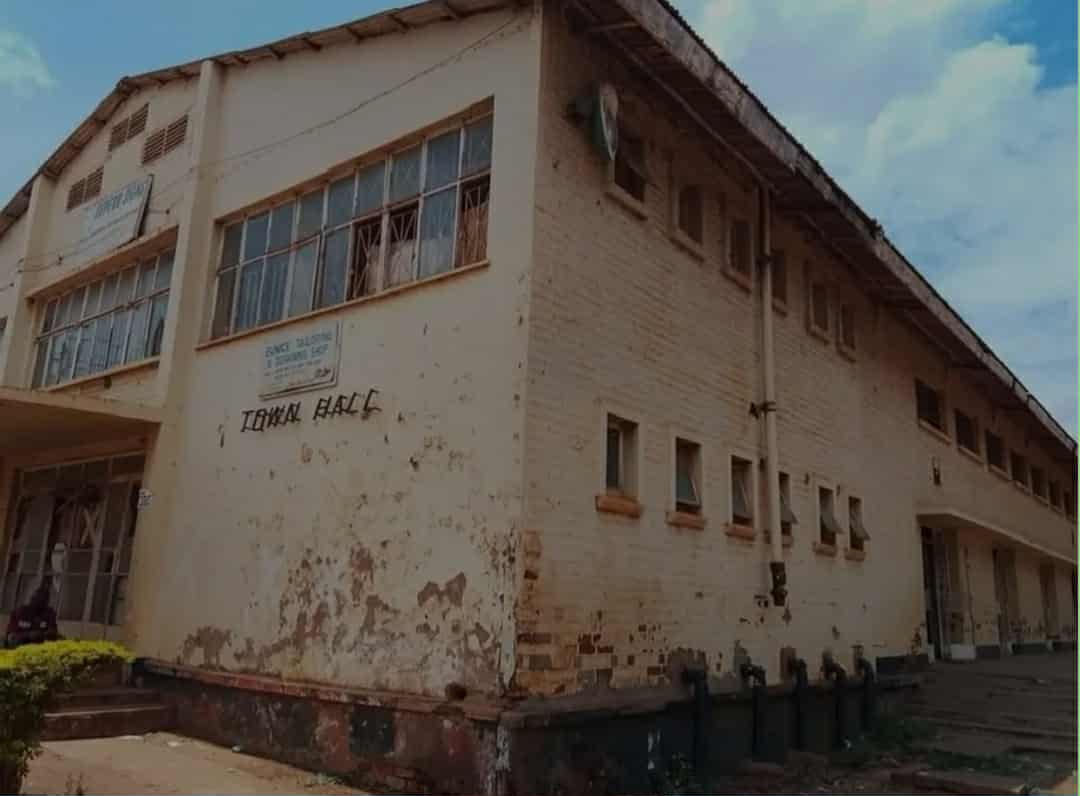 Dear Lilongwe City Management,

This thing is not fit for a town hall.

Signed,

Lilongwe City Citizen.