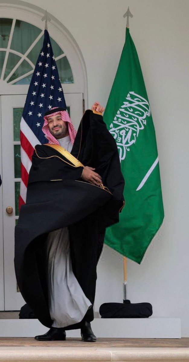 shhm_8's tweet photo. اشهد انّ حبّه تنامى بي .. ونمّا  
المشاعر لا طرى اسمه؟ ما تغمّد

وشعبه يحبّه وكلّن به تسمّى
في وجوده نشكر الله وانتحمّد 

كُل كلمة قلتها  .. من غُزر جمّى
في محمّد ياعسى يسلم محمّد 
🤍🇸🇦

✍🏼 / باسل الهذلي

#ولي_العهد_الأمير_محمد_بن_سلمان 
#ولي_العهد 
#محمد_بن_سلمان https://t.co/LollBdn7jZ
