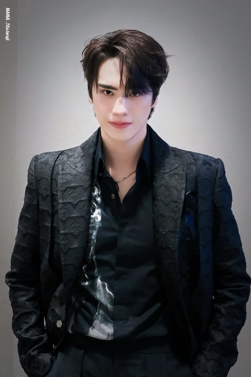 ลุคเย็นๆ แต่หล่อแรงมากค่ะ🫵🏻

✧*｡<a href="/Tee_Jaruji/">TEe JaRuji</a> ♡₊˚ 

#TEeThanapon #ตี๋ธนพล