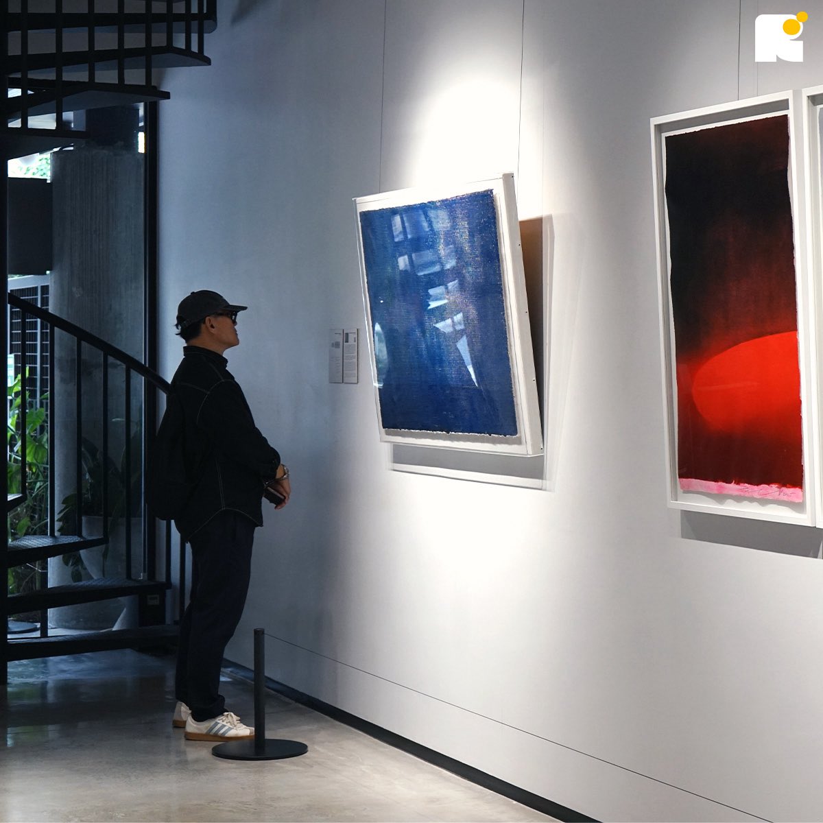 Routeenco's tweet image. โดยสร้างชิ้นงานจากคอนเซปต์ “ฟอร์มมีความว่างเปล่า, ความว่างเปล่ามีฟอร์ม” ที่ชวนให้เราลองนั่งจ้อง มองดูชิ้นงานอย่างละเลียด เพื่อพบเนื้อความต่าง ๆ ที่ซ่อนอยู่