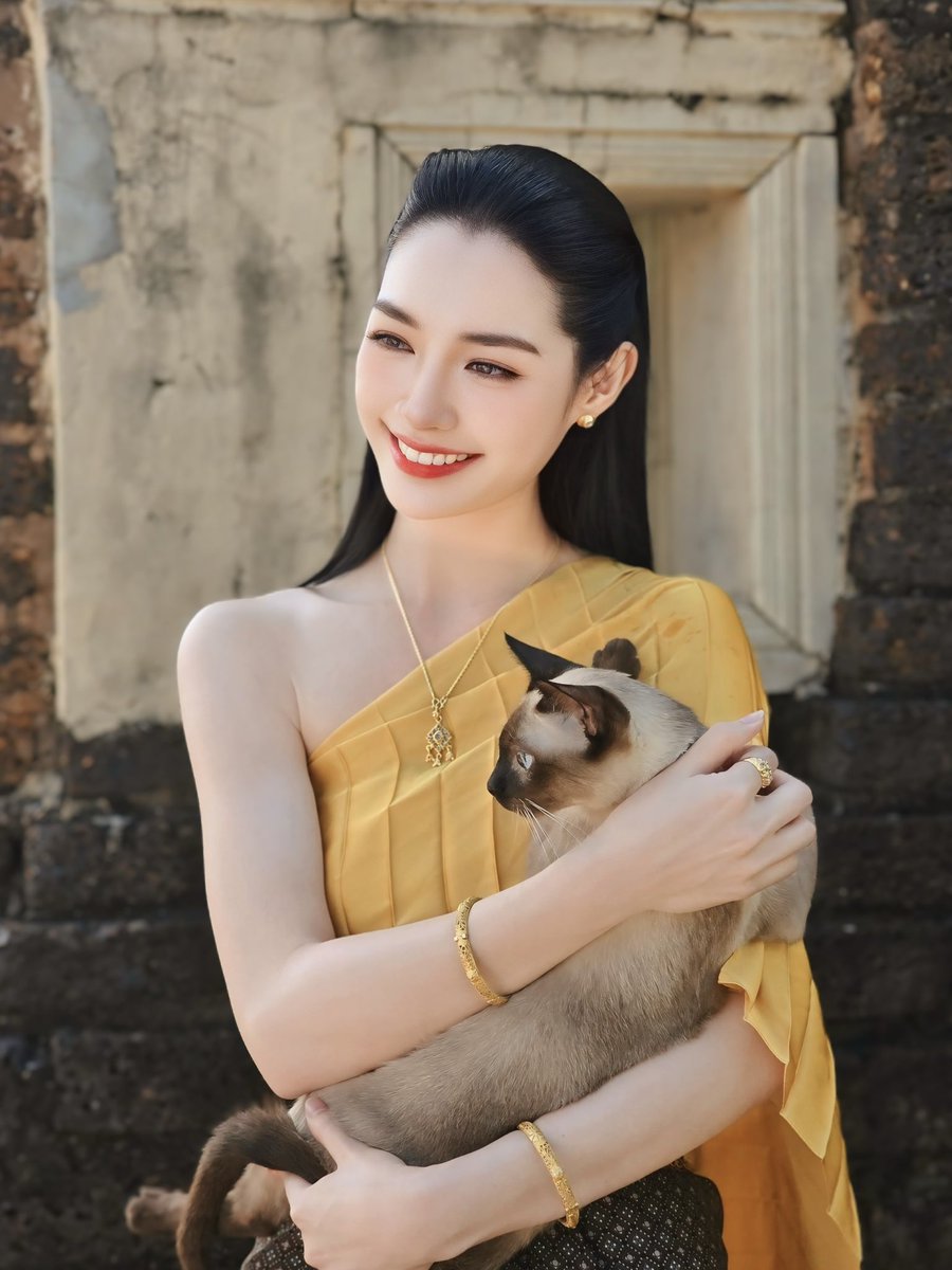 นี่แหละๆ ลูกพระยานาหมื่น สวยสมฐาสุดๆ แม่ลำดวน💛   ((พีเรียดเข้ามิ้นท์รัญได้เลย)) 

#ลมหายใจแห่งสายธารep1
#มิ้นท์รัญชน์รวี #mintranch