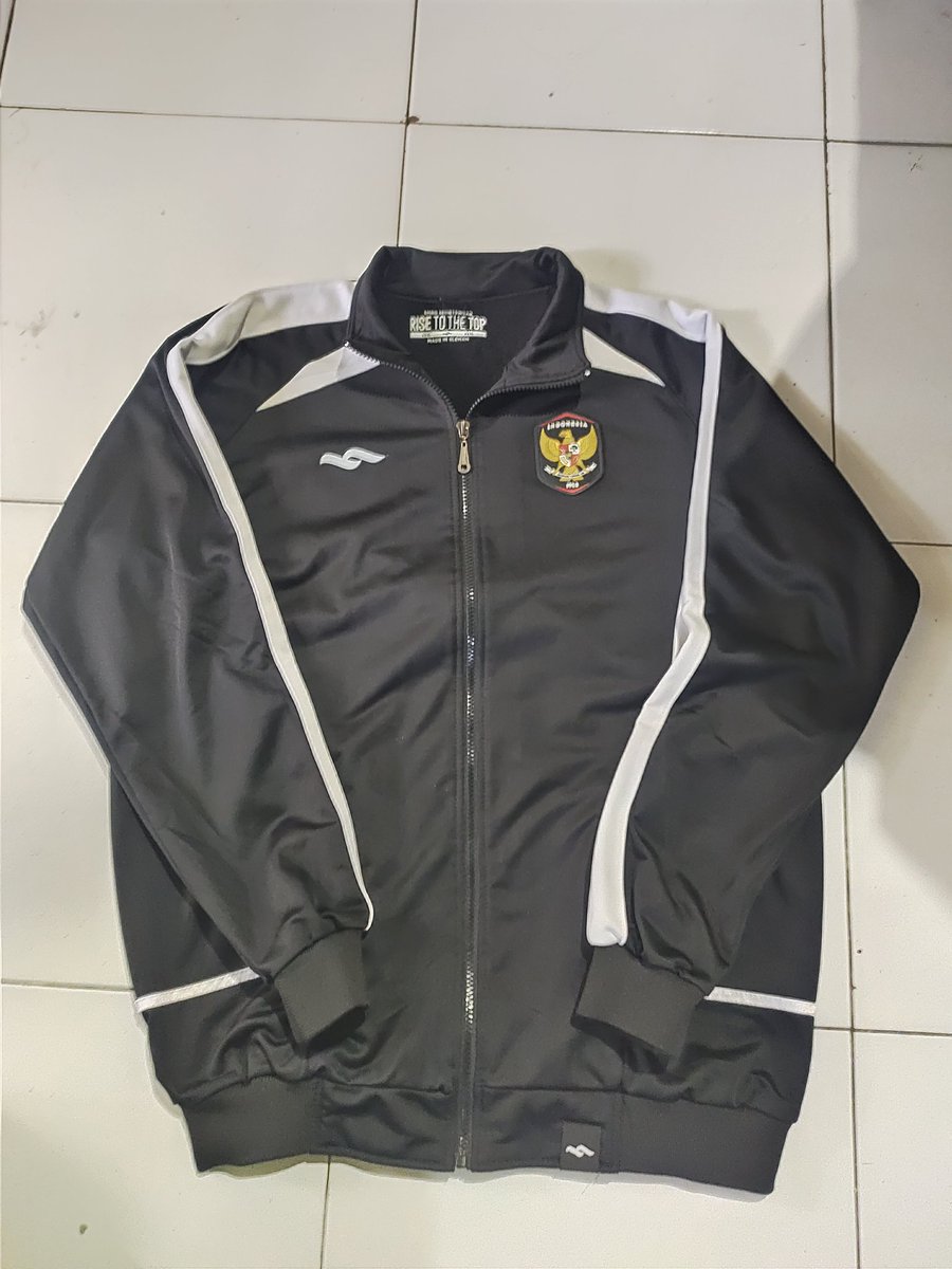 prasarwin_'s tweet photo. untuk di jual
dompet starcross likenew 110k
tracktop smbd likenew 3XL 150k
lokasi utara jombor 

@UGDforPSS1976 #ugdforpss1976 https://t.co/Qex3dOrYAb