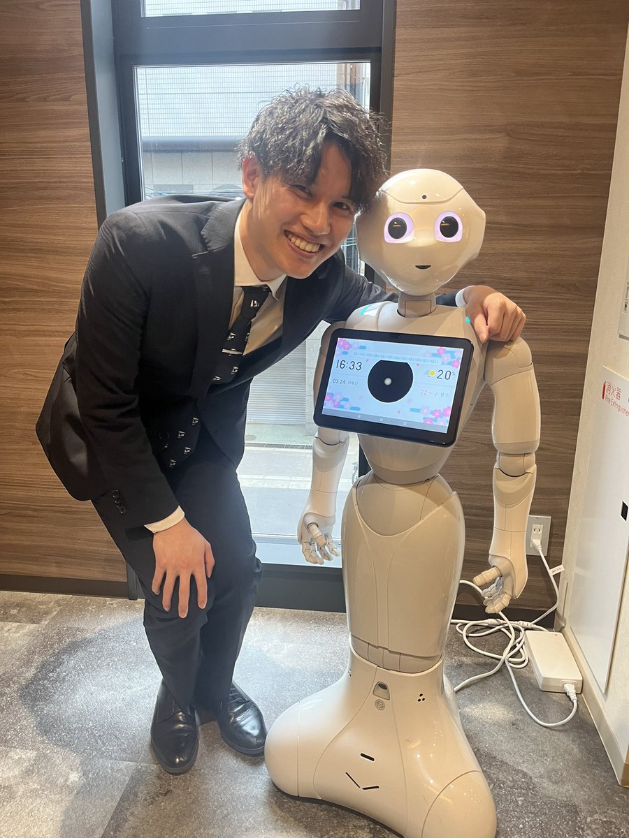 明日の告知です！
明日は #べラジオ江の木町店 様に
スーツ来店🔥させて頂きます！！

10戦チャレンジ初戦で勝たせて貰った思い入れのある店舗様です😌
直近の来店4連敗の9000枚負けですが、
明日はしっかり立ち回ってこの悪い流れを止めたいと思います👍

#pr