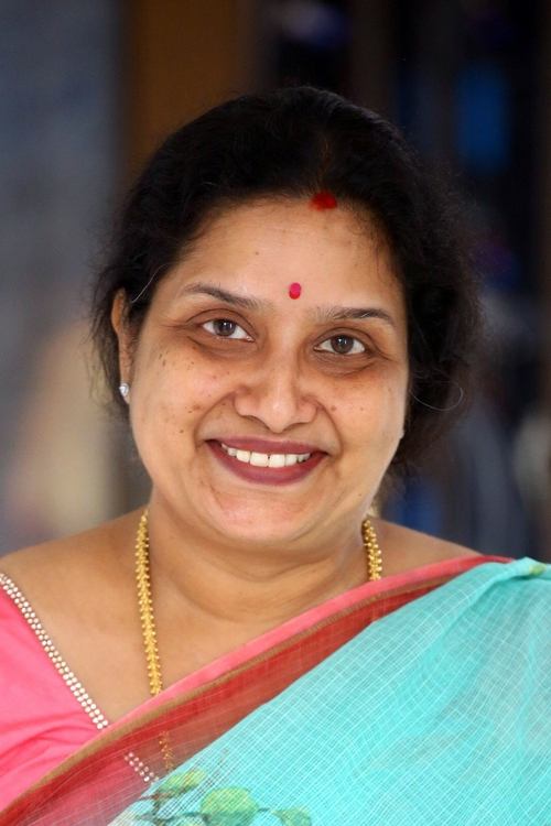 Savage_Edits123's tweet photo. Actress Tulasi garu shared an incident involving 'Energetic Star' Ram from the sets of AKT.

"He is very caring towards his co-artists"

BangaRAM ani vurike anledu🤌🏻♥️.
#AndhraKingTaluka https://t.co/XuPWIKQczg