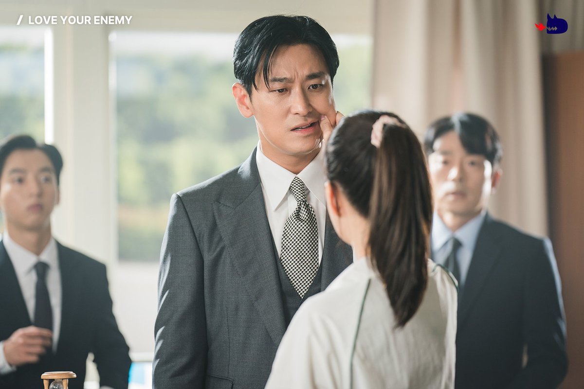 studiodragonKR's tweet image. Their 18-year love-hate chemistry never fails🦊🐰
Happy 1st Anniversary, #LoveYourEnemy