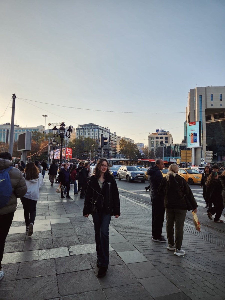 sebnemmw's tweet photo. en ankara fotoğrafım 🖤 https://t.co/5SmE4TrnSd