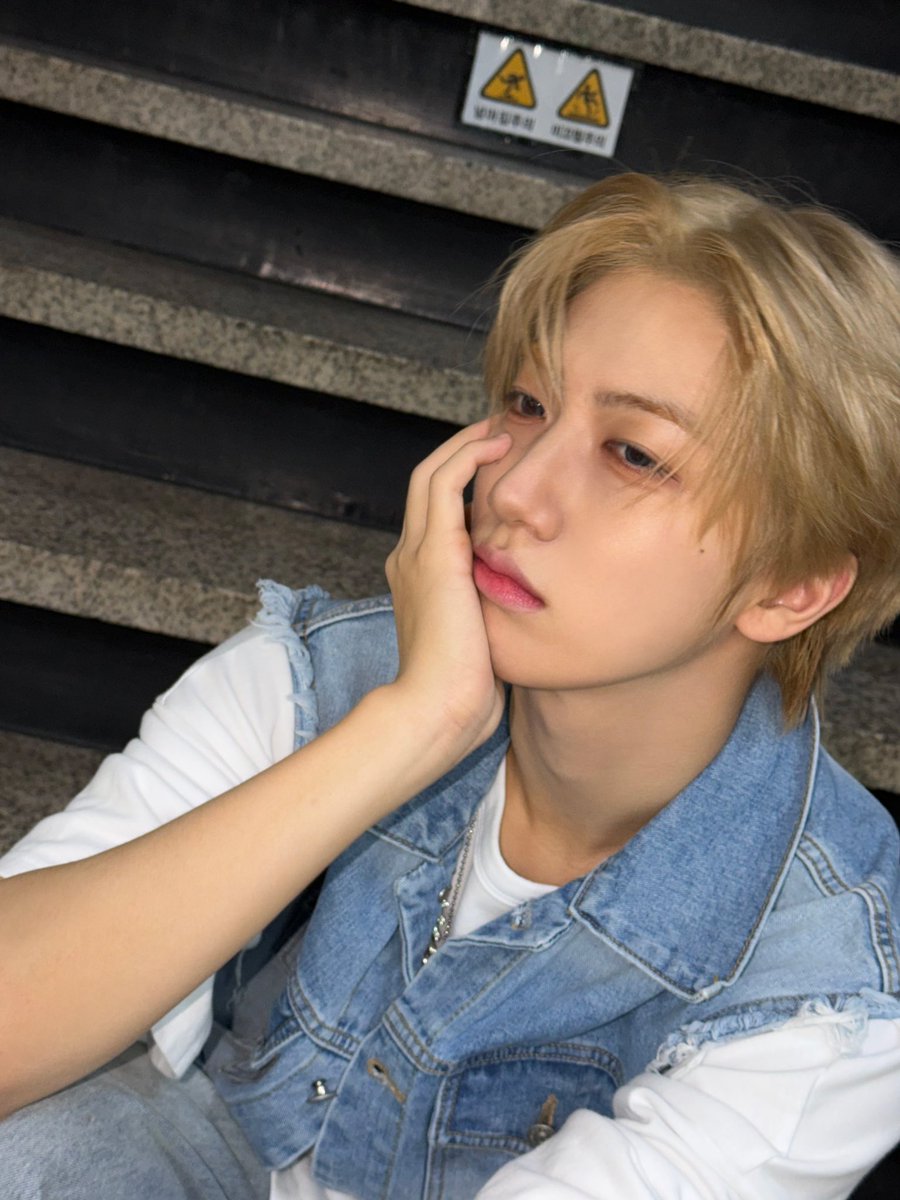 잠깐 옆태 원진 좀 지나갑니다 
#원진