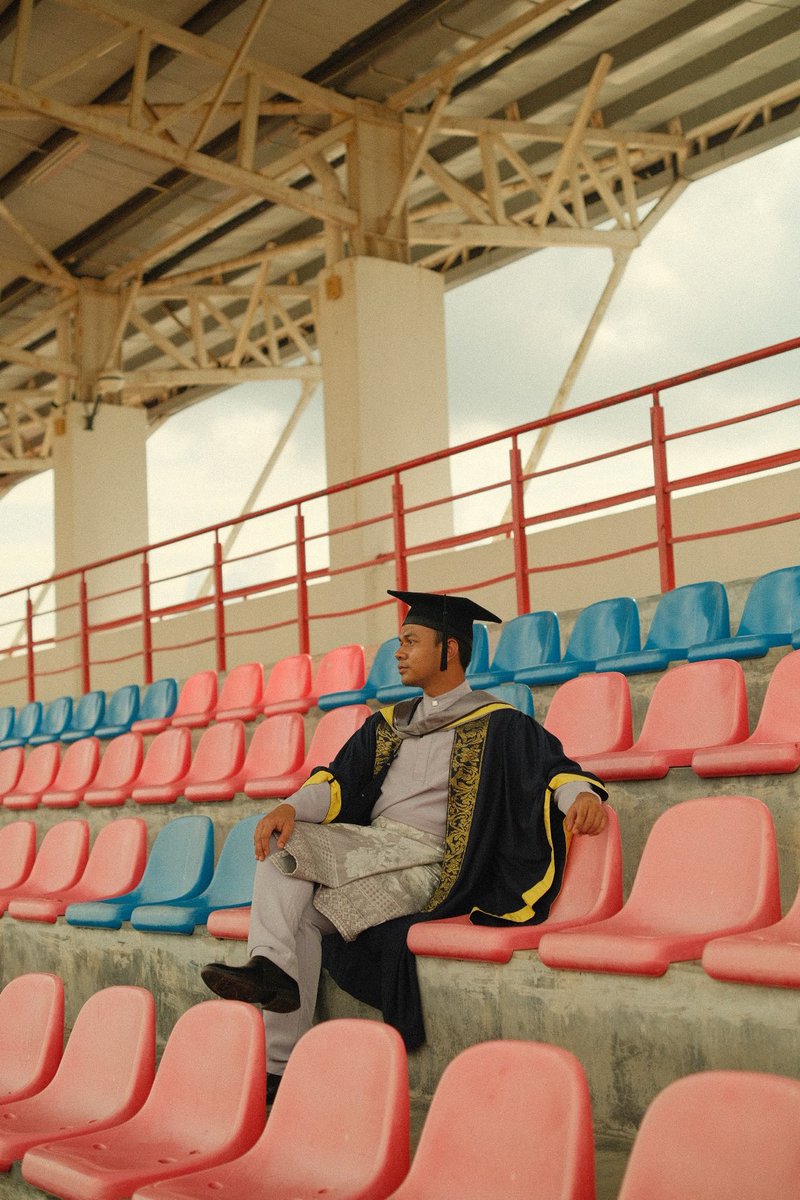 syhr_ft's tweet photo. your barista just graduATEd https://t.co/xiqjn3Gsq5