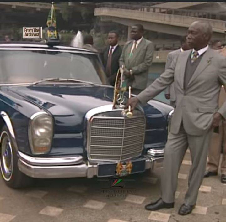 AKyuvi's tweet photo. My all time favourite photo of Former President of Kenya, the late Daniel arap Moi https://t.co/bJzUrRhOke