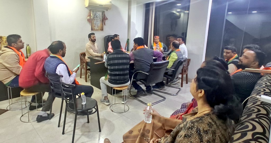 ग्रेटर कैलाश वार्ड उपचुनाव | जनसंपर्क अभियान

जमरूदपुर में भाजपा प्रत्याशी श्रीमती अंजुम मंडल जी के समर्थन में आज बूथ अध्यक्ष श्री रवि चौधरी जी एवं शक्ति केंद्र प्रमुख श्री डिप्टी चौधरी जी के सानिध्य में पूर्वांचल मोर्चा के साथियों के साथ आगामी प्रचार अभियान पर सार्थक चर्चा हुई।