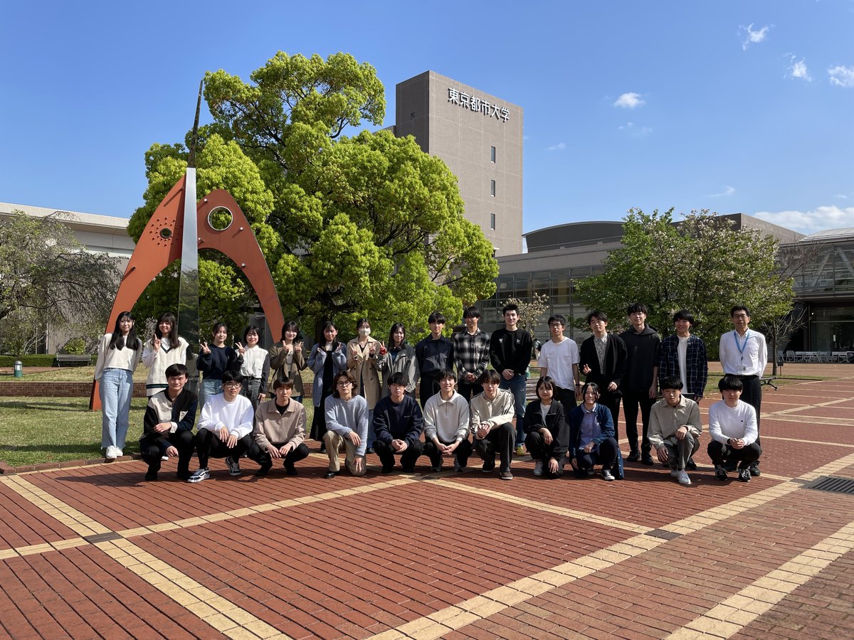 lab_masuda's tweet image. comm.tcu.ac.jp/masuda-lab/en/…
In April 2024, ten third-year students joined Professor Masuda’s Laboratory #Mlab at #TokyoCityUniversity. In the first seminar, Professor Masuda outlined the lab and its future direction. Afterward, fourth- and third-year students introduced themselves,…