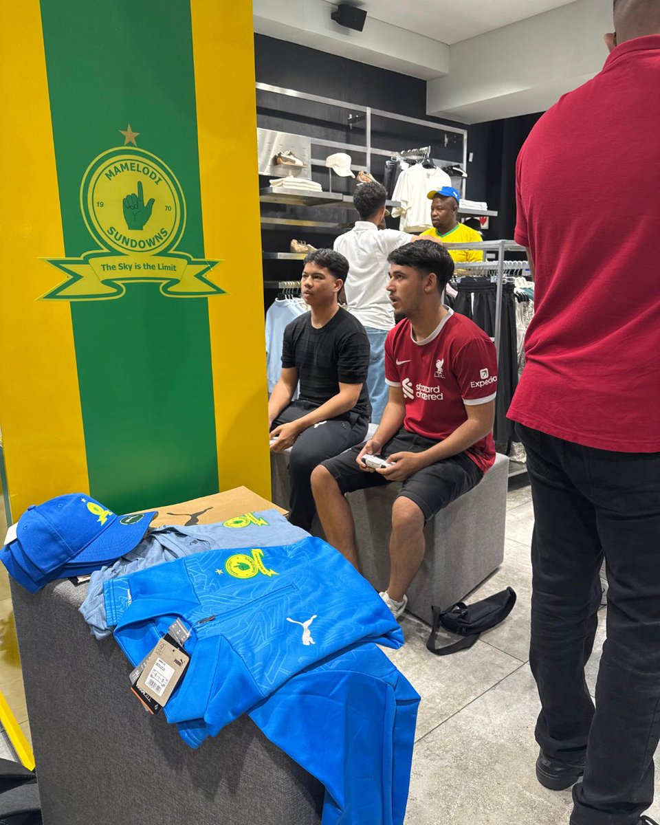 Majita, don’t sleep! 😤🔥

Split 4 registrations are LIVE,  tlabe o le kae when points are stacking? 👀💥

And while you lock in, remember: Sundowns Tournament is coming to Joburg le Pretoria soon, so make sure to register there too aker?👀

#KasiFlare #Split4OnTheWay #Sundowns