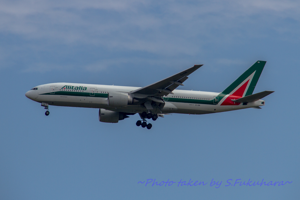Airline:Alitalia Aircraft:B777-200ER Locations:NRT Date:29/04/2015 Airline:Alitalia Aircraft:B777-200ER Locations:NRT Date:29/04/2015