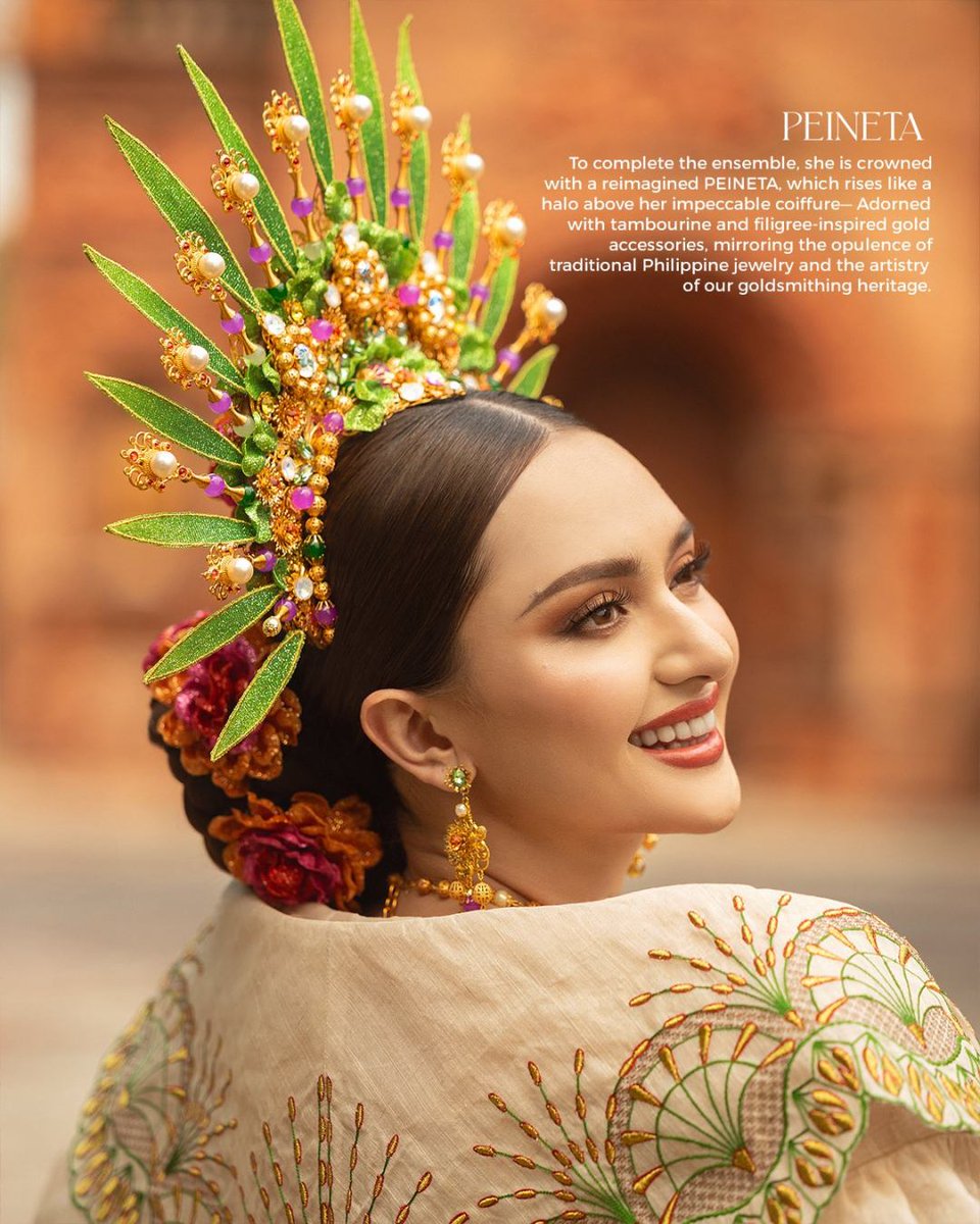 newswatchplusph's tweet photo. TRULY OUR PAMBANSANG MONYEKA 😍👑

LOOK: Ahtisa Manalo turns into the "Queen of Philippine Festivals" with her national costume at the Miss Universe 2025, designer Mak Tumang explains.

Tumang says Manalo's Maria Clara dress is adorned with various motifs and references to recall notable fiestas, with a reimagined peineta as her head piece completing the ensemble.

"The Philippines is a nation of fiestas, where every town and barrio bursts with celebration — from bountiful harvests to the joyous Christmas season. This costume captures that spirit, turning history, tradition, and festivity into a single vision," he says.

📸 Mak Tumang/Facebook